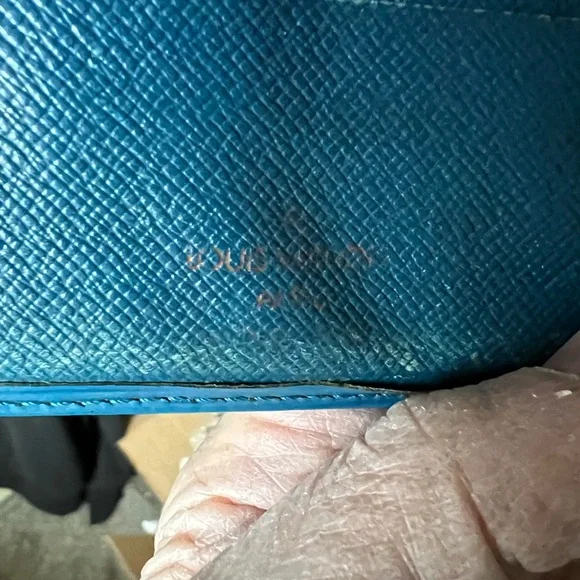 Louis Vuitton Teal Epi Textured Wallet - Picture 4 of 13